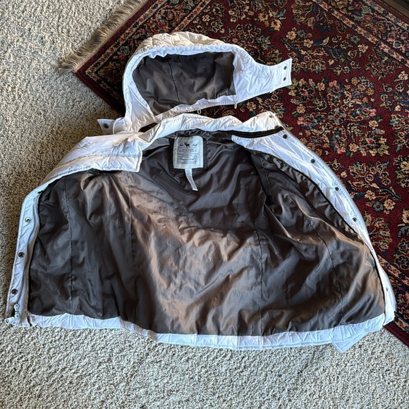 Abercrombie & Fitch coat. White. Runs small - Picture 8 of 10